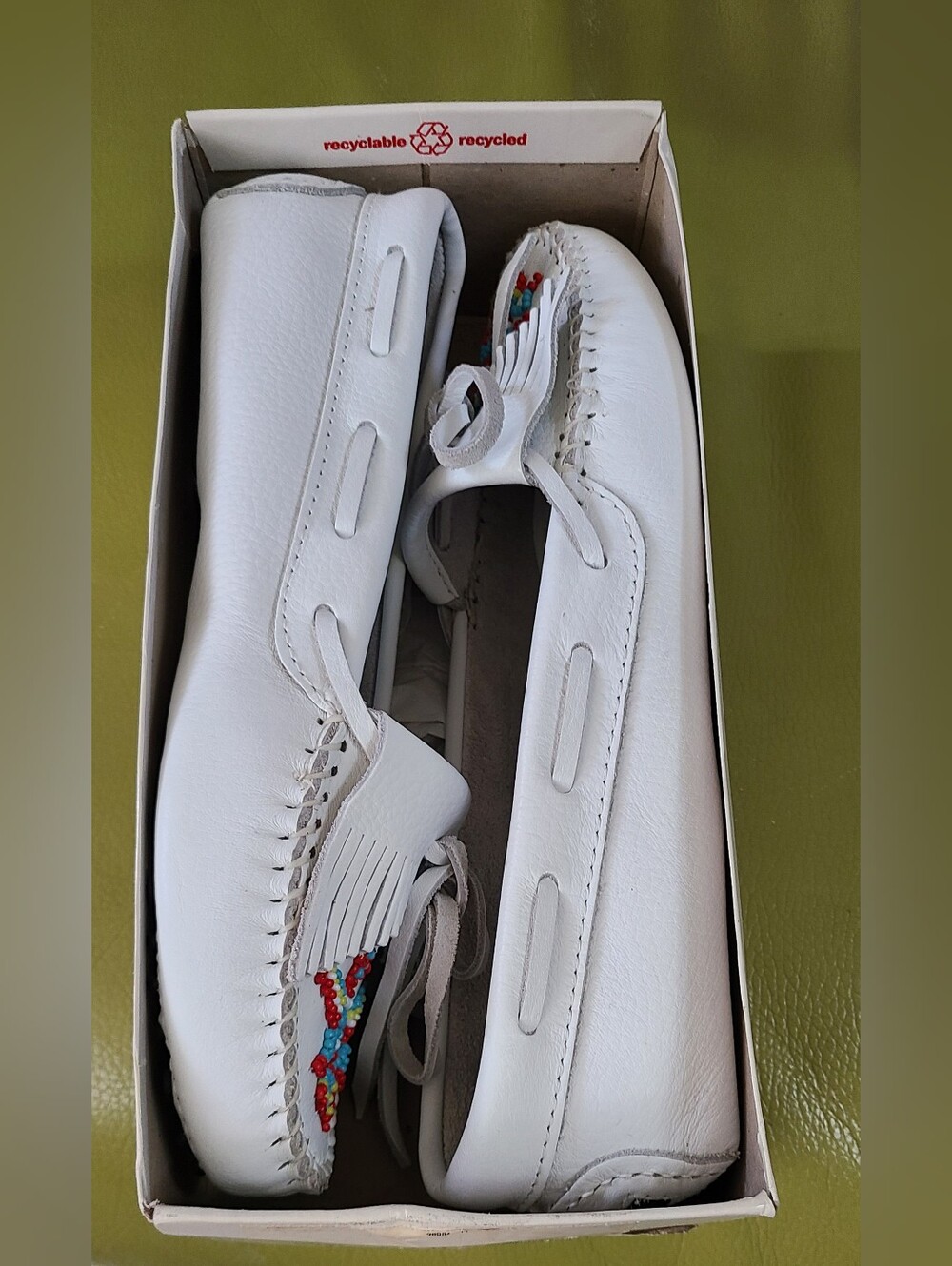 Minnetonka Women’s White Leather Moccasin Loafers with Beaded Accent